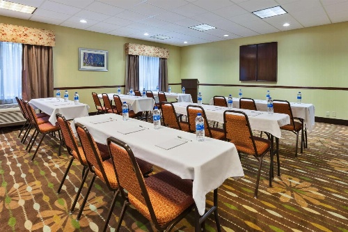Hampton Inn By Hilton Waterbury image 1