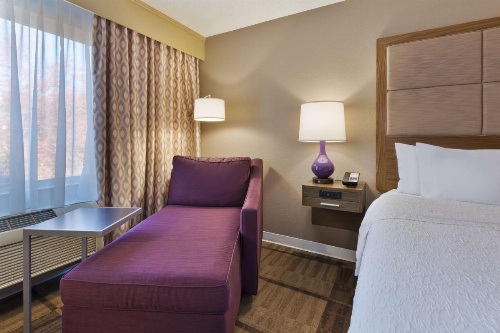 Hampton Inn By Hilton Waterbury image 11