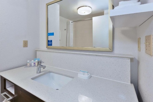 Hampton Inn By Hilton Waterbury image 5
