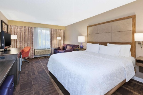 Hampton Inn By Hilton Waterbury image 6