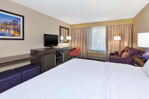 Hampton Inn By Hilton Waterbury image 7